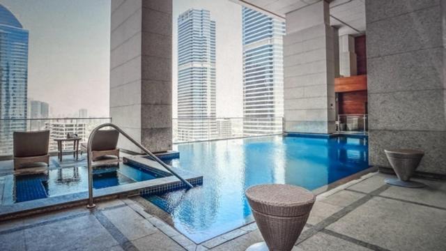 Bonnington Jumeraih Lakes Towers , Jlt Cluster J , Dubai Buitenkant foto